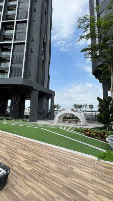 Cozy Aera Residence / Free Wi-Fi Netflix / Sunway Petaling Jaya Exterior photo