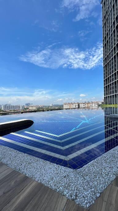 Cozy Aera Residence / Free Wi-Fi Netflix / Sunway Petaling Jaya Exterior photo