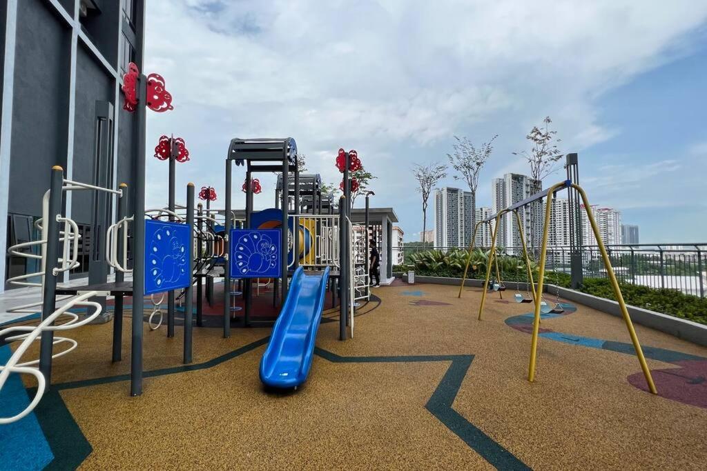 Cozy Aera Residence / Free Wi-Fi Netflix / Sunway Petaling Jaya Exterior photo